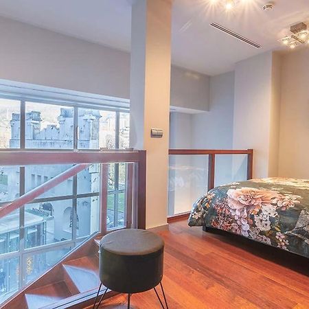 ビルバオVivienda Turistica Duplex Isozaki-Guggenheimアパートメント エクステリア 写真