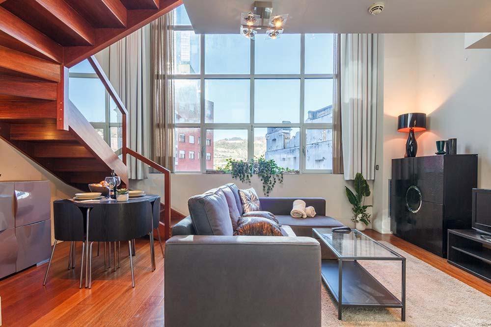 ビルバオVivienda Turistica Duplex Isozaki-Guggenheimアパートメント エクステリア 写真