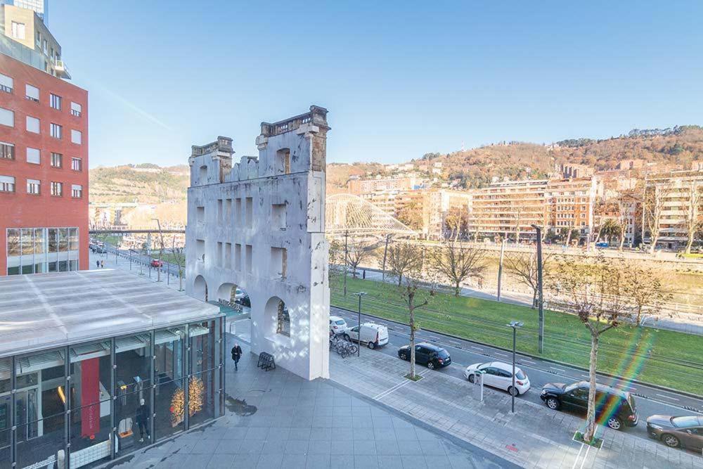 ビルバオVivienda Turistica Duplex Isozaki-Guggenheimアパートメント エクステリア 写真